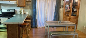 Charming 4-bedroom house in Hanna