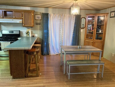 Charming 4-bedroom house in Hanna