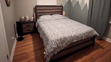 2 Schlafzimmer, BĂŒgeleisen/BĂŒgelbrett, WLAN, BettwĂ€sche