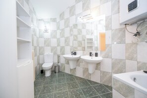 Dusche, Handtücher, Seife, Toilettenpapier