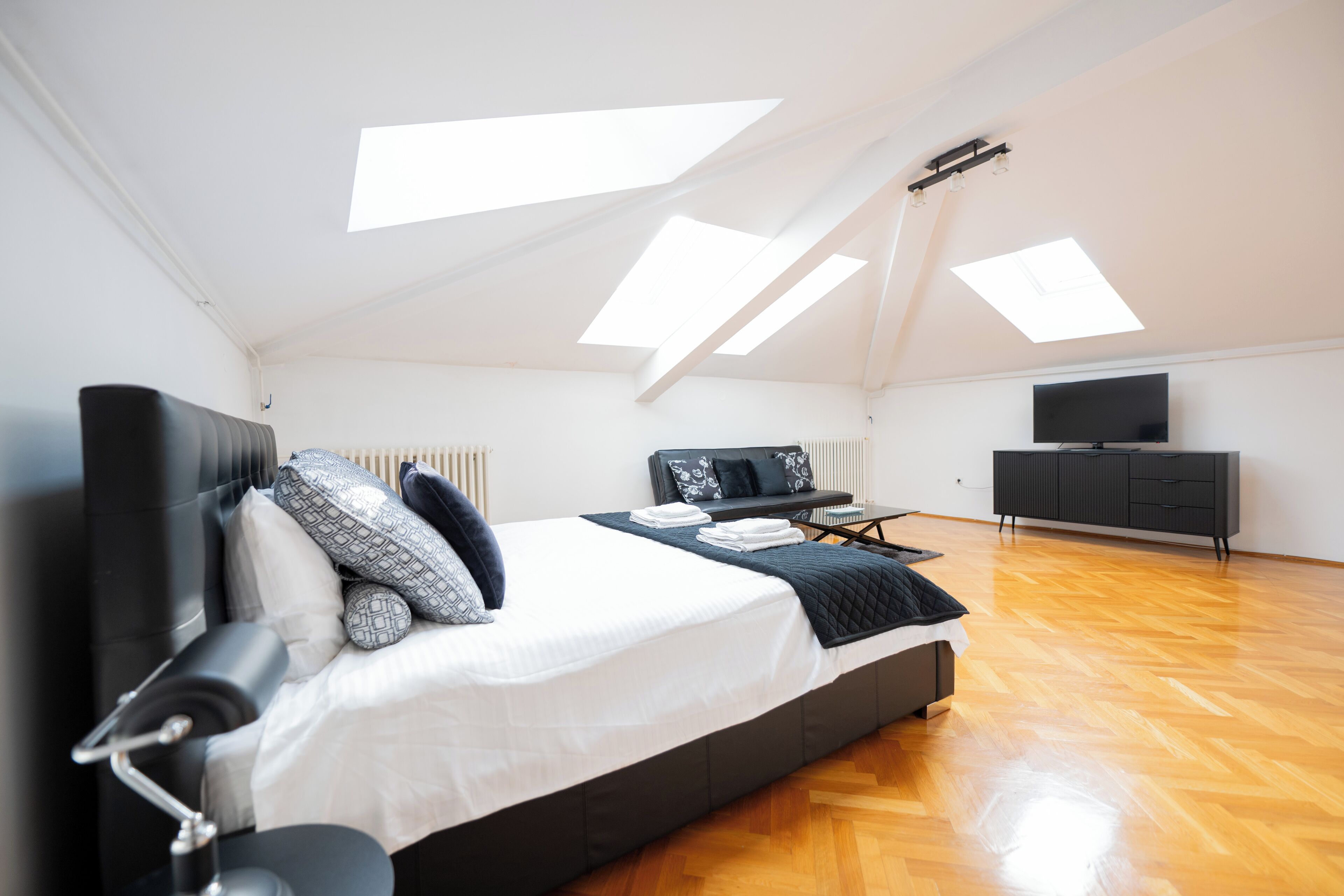 4 室のベッドルーム、WiFi