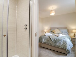 3 bedrooms, individually decorated, individually furnished, free WiFi