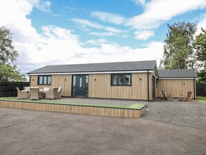 Exterior - Fields View (Tamworth)