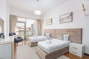 2 bedrooms, Internet - Spacious 2 Bed in Al Barsha Sleeps 4 With Balcony (Dubai)