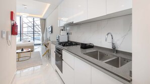 Studio | High-speed internet - Arjan Apartments Sleeps 2 With Amazing Pool (Dubai)
