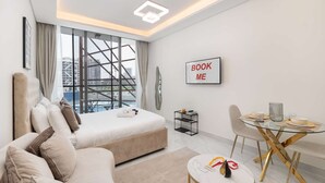 Studio | High-speed internet - Arjan Apartments Sleeps 2 With Amazing Pool (Dubai)
