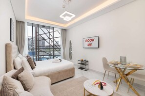 Studio | Internet - Arjan Apartments Sleeps 2 With Amazing Pool (Dubai)