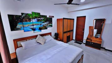 3 bedrooms, iron/ironing board, internet