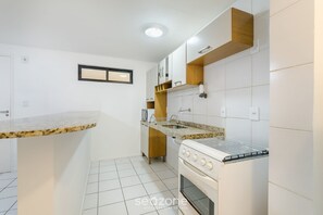 Basic Apartment | Private kitchen