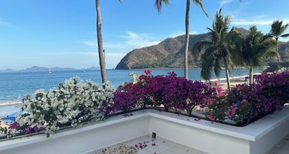 Casa Lang 4 BR/Bath pool on flat calm beach steps to restaurants in secure area.