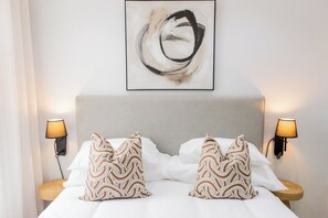 3 Schlafzimmer, Schreibtisch, Bügeleisen/Bügelbrett, Reisekinderbett
