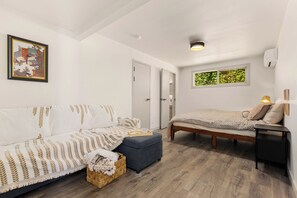3 chambres, bureau, lit de bébé portatif, accès au Wi-Fi (inclus)