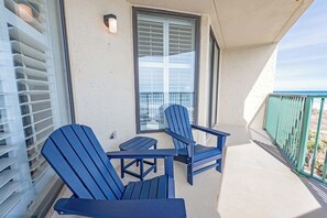 Terrace/patio - New Beach Club III, North Myrtle,Direct Oceanfront (North Myrtle Beach)