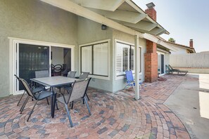 Outdoor dining - Spacious Getaway w/ Pool & Spa in La Mesa! (La Mesa)