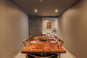 Departamento de lujo, 3 habitaciones | Comedor