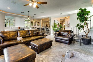 TV - Waterfront Lake Conroe Home w/ Pool Access! (Montgomery)