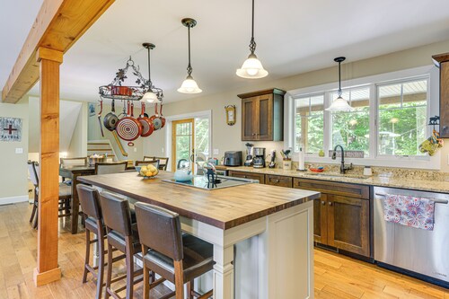 6 Mi to Mt Snow Grand Summit Resort: Spacious Home