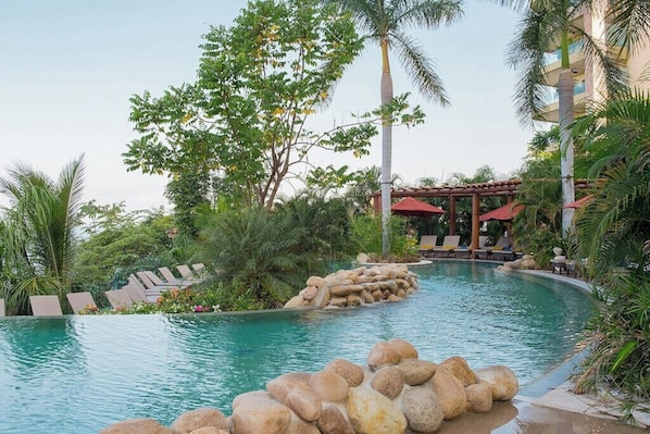 4 outdoor pools