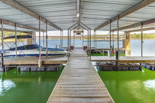 Shared Dock & Yard: Greers Ferry Lake Home!