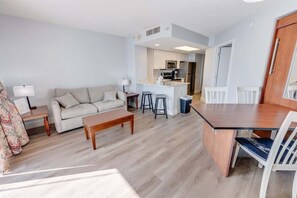 Smart TV, offices - Roxanne Towers Remodeled with Amazing Views,Pools! (Myrtle Beach)