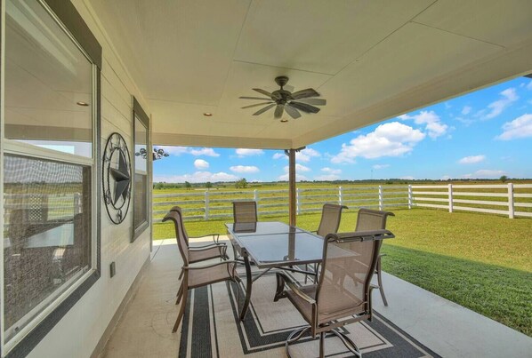 Outdoor dining