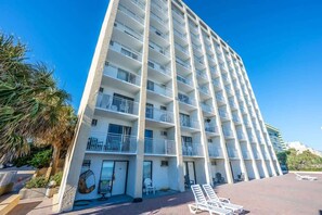Exterior - Fantastic view, 2 Full beds, 7th floor at Sea Mist (Myrtle Beach)