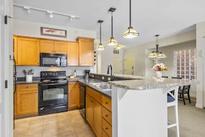 Fridge, stovetop