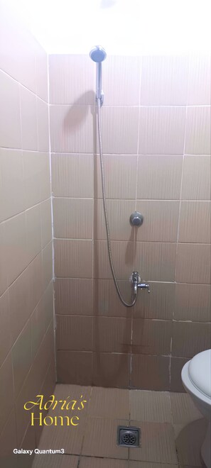 Condo, 1 Bedroom, Private Pool, City View | Bathroom - Adria's Home in sta Mesa (Manila)