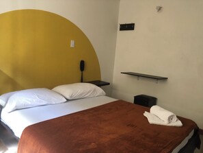 1 dormitori, wifi i roba de llit 