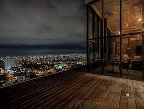Terrace/patio - NEW URBN Loft with workstation. (San Jose)