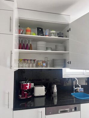 Micro-ondas, fogão, cooktop, lava-louças