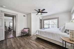 2 bedrooms, iron/ironing board, free WiFi, bed sheets