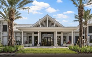 Exterior - 16128 - Great 5 Bedroom Home, Pool & Game Room (Clermont)