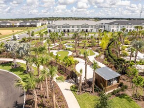 Property grounds - 16128 - Great 5 Bedroom Home, Pool & Game Room (Clermont)