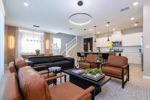 Smart TV, video games