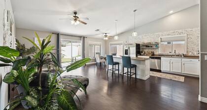 Modern & Cozy House With Salt Pool & Baja Deck In San Tan Valley
