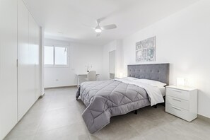 2 عدّة غرف نوم ومكتب ومكواة/لوح كي وواي فاي مجانًا