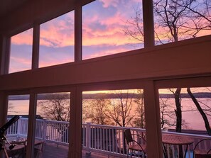 Property grounds - Lake House-Sunset Views-HOT TUB-Couples Retreat (Rushville)