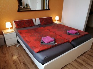 3 bedrooms, iron/ironing board, free WiFi, bed sheets