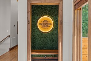 Interior - Enchanted Hollow • Luxury Christmas Cabin • 5 Minutes to Polar Express (Bryson City)