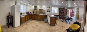 Microwave, oven, dishwasher, coffee/tea maker