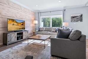 スマートテレビ、暖炉