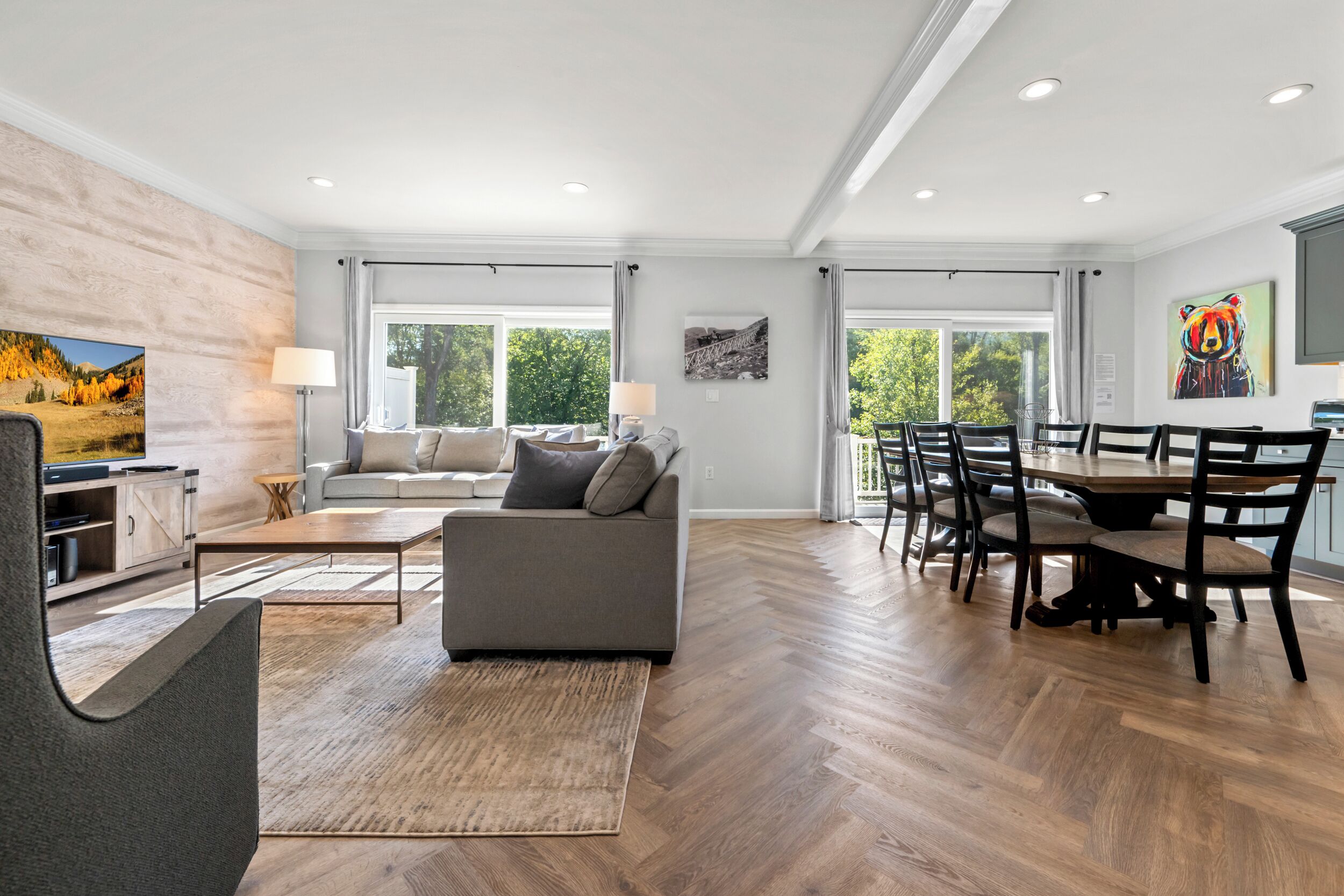 Smart-tv en een open haard