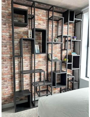 Tabla de planchar con plancha, wifi y ropa de cama 