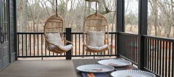 The Rip at Selah- Unique Bunkhouse Style Retreat - Close to OU Campus