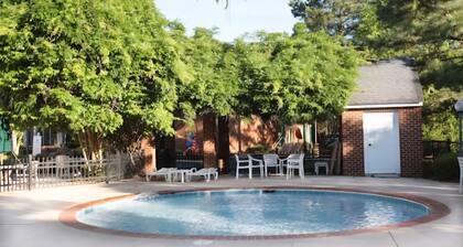 “Luxury Williamsburg Resort Retreat Minutes from Historic Sights & Parks”