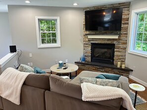 TV, fireplace