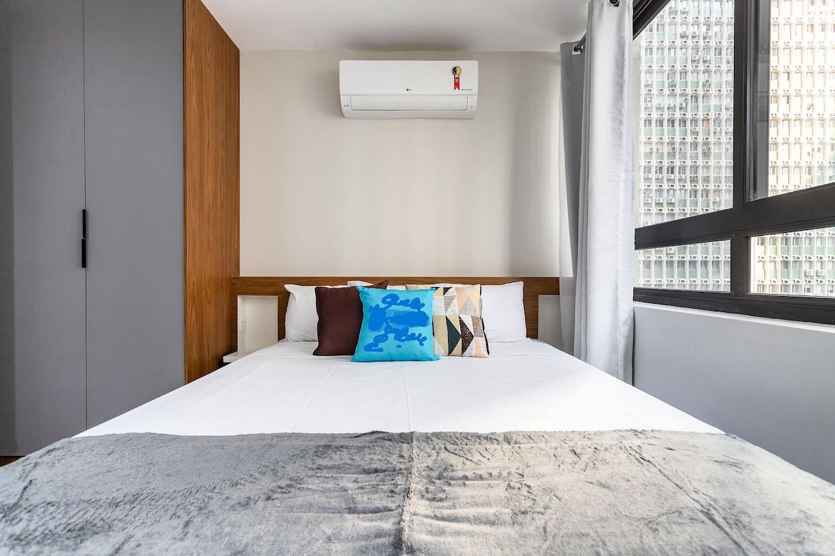Executive Studio | Desk, free WiFi