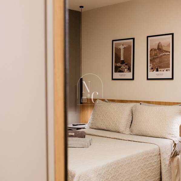 Family Apartment | Desk, free WiFi