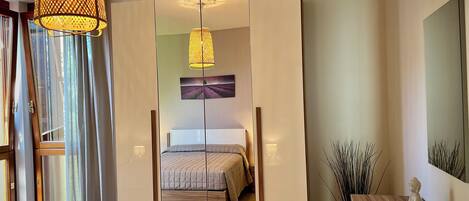 3 makuuhuonetta, työpöytä, silitysrauta/-lauta, ilmainen Wi-Fi